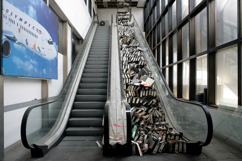Illustration for article titled Athens' Abandoned International Airport Is Incredibly Creepy